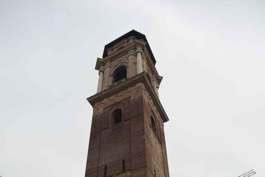 Duomo_di_Torino_campanile-torre-campanaria