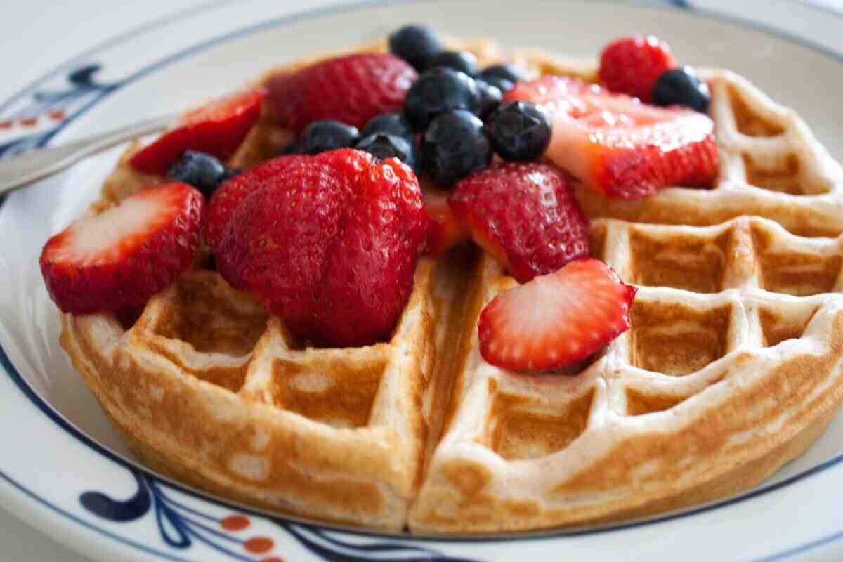 waffle con frutti di bosco